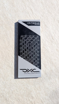 Vorderseite der Cycling Components CN/Twelve SLV 126 TW 12-fach Fahrradkettenverpackung mit technischen Angaben und EAN